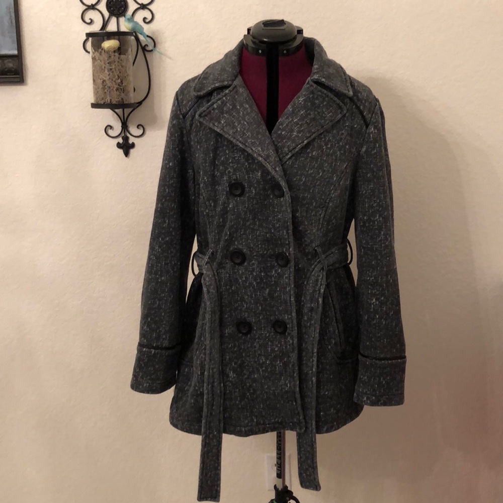 Coat with optional button on hood
